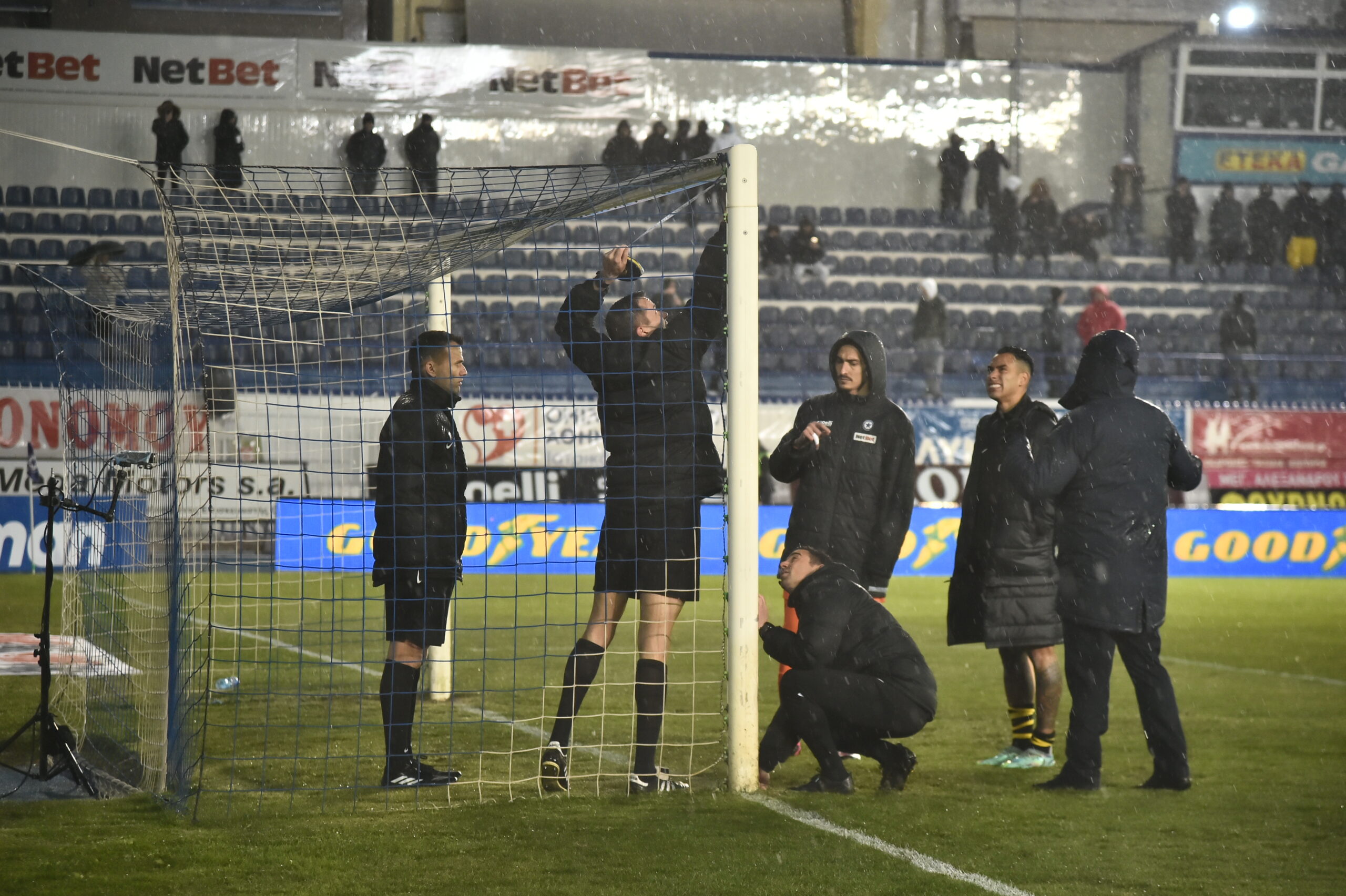 Super League: Οριστική αναβολή στο Ατρόμητος-ΑΕΚ – Το ένα δοκάρι είναι πιο κοντό