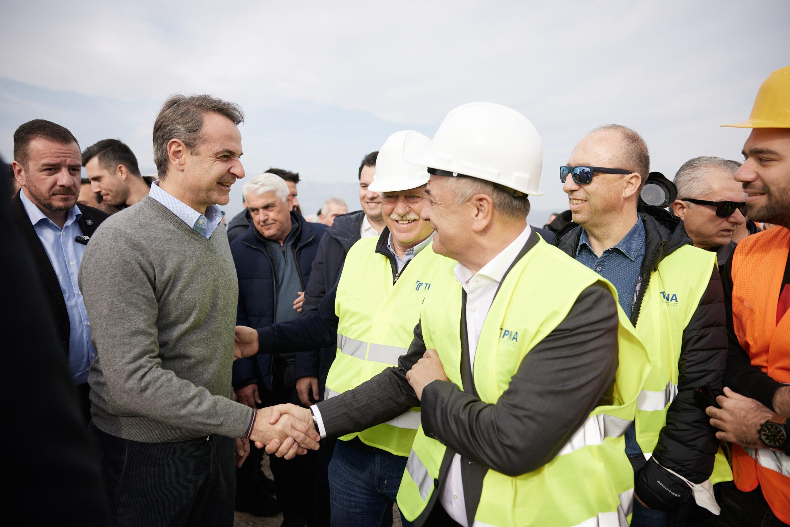 Μητσοτάκης από Γρεβενά: Είχα πει το 2019 ότι θα μετατρέψουμε τη χώρα σε ένα μεγάλο εργοτάξιο και αυτό γίνεται πράξη   