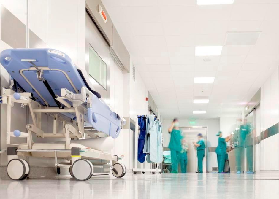 Αγρίνιο: Κατέρρευσε στις τουαλέτες του νοσοκομείου και πέθανε 12 ώρες μετά