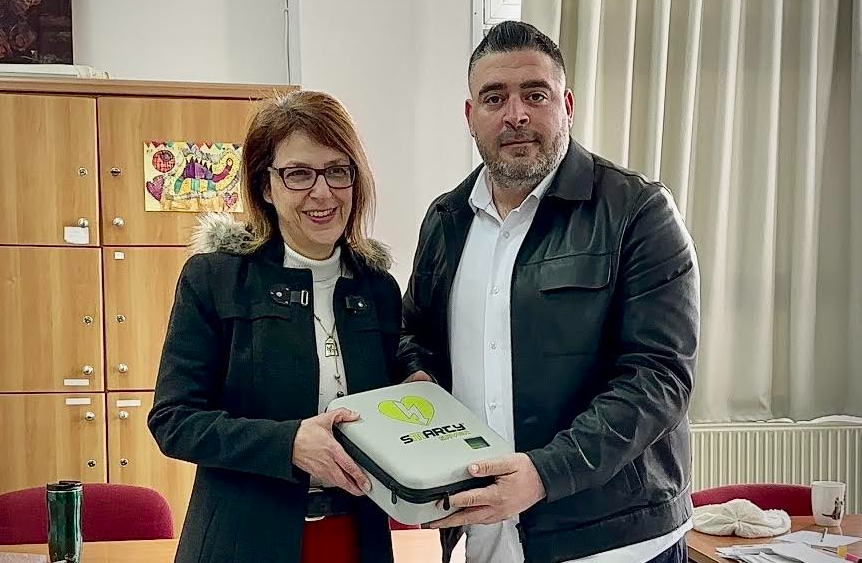 Συνεχίζει τις δωρεές απινιδωτών ο υποψήφιος βουλευτής της Ελληνικής Λύσης Συμεών Κουπελόγλου