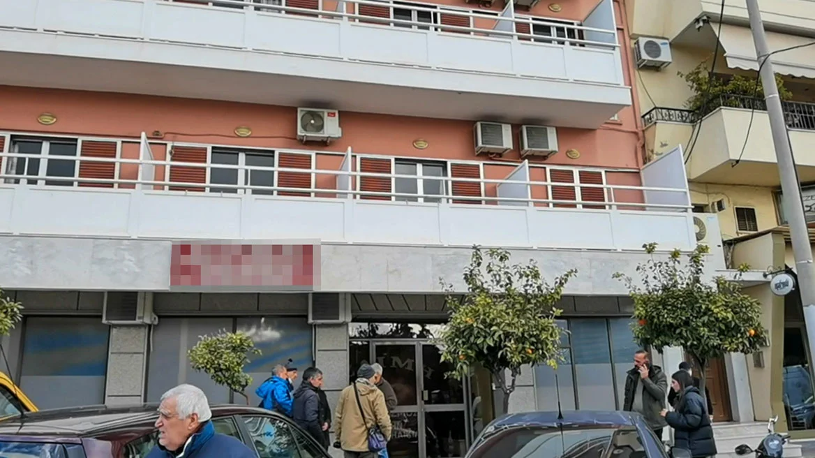 Γηροκομείο στον Κορυδαλλό: «Τους έδεναν σε κρεβάτια και καλοριφέρ, τους είχαν υποσιτισμένους», αποκαλύπτει εργαζόμενη