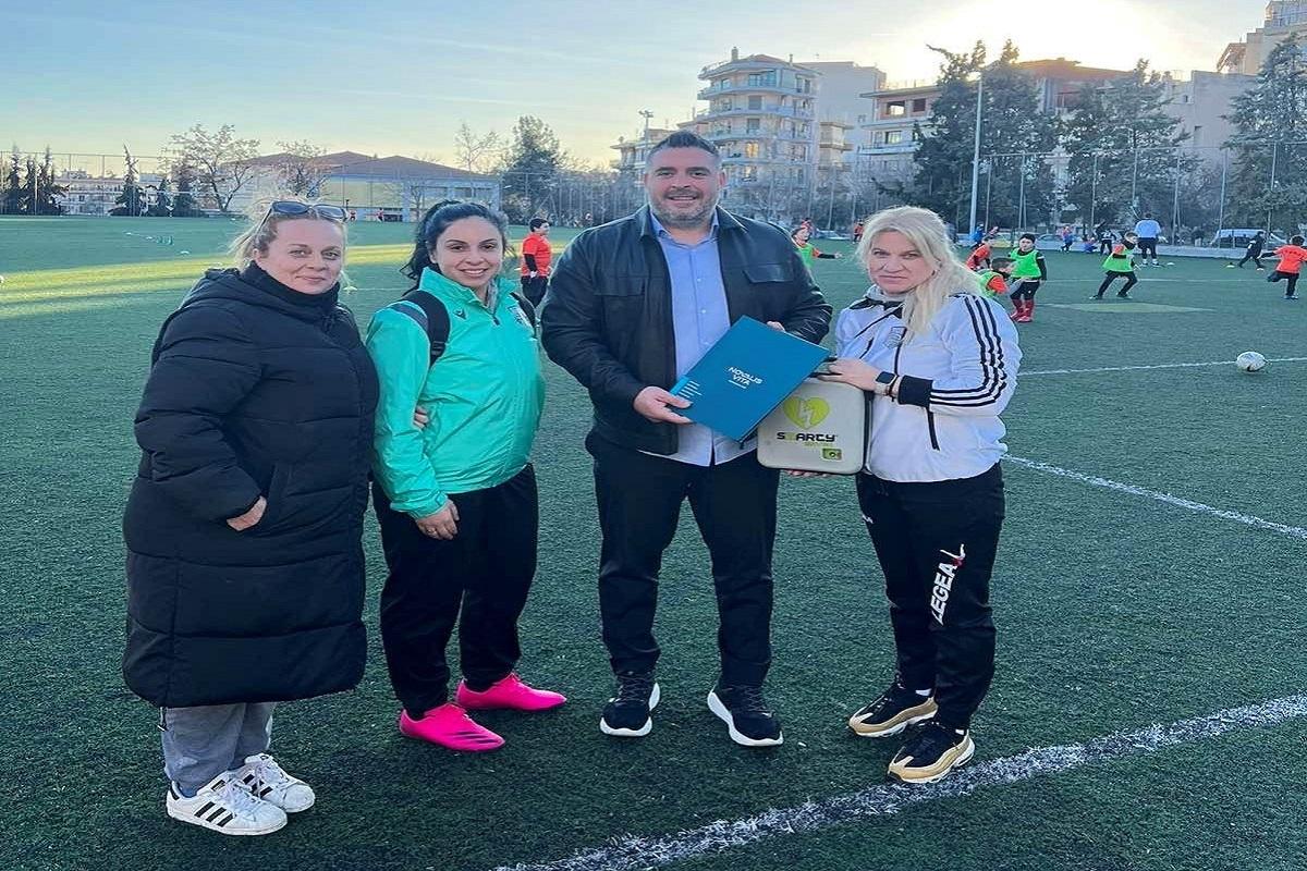 Συνεχίζει τις δωρεές απινιδωτών ο υποψήφιος βουλευτής της Ελληνικής Λύσης Συμεών Κουπελόγλου