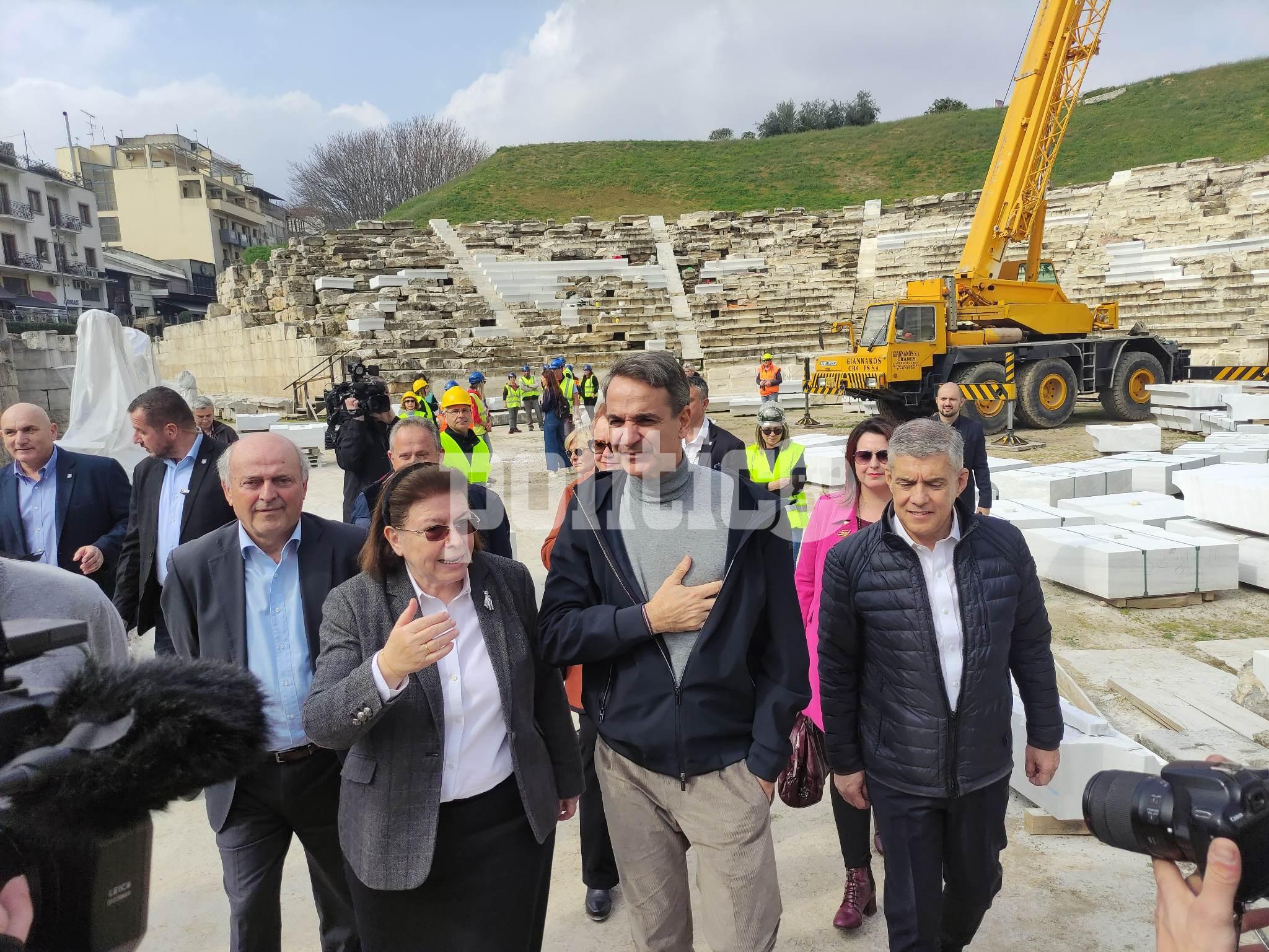 Στο Αρχαίο Θέατρο Λάρισας ο Κυρ. Μητσοτάκης και η Λίνα Μενδώνη (ΒΙΝΤΕΟ)