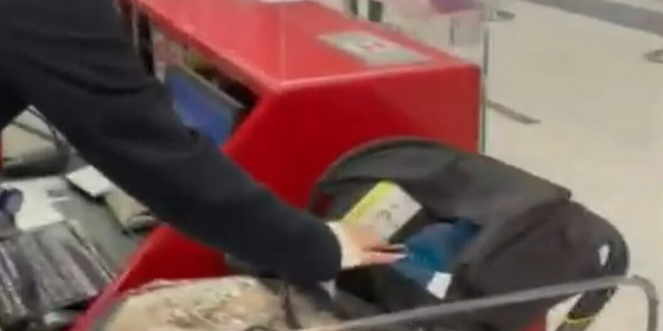 Ισραήλ: Παράτησαν το καρότσι με το μωρό τους στο γκισέ του αεροδρομίου για να προλάβουν την πτήση (ΒΙΝΤΕΟ)