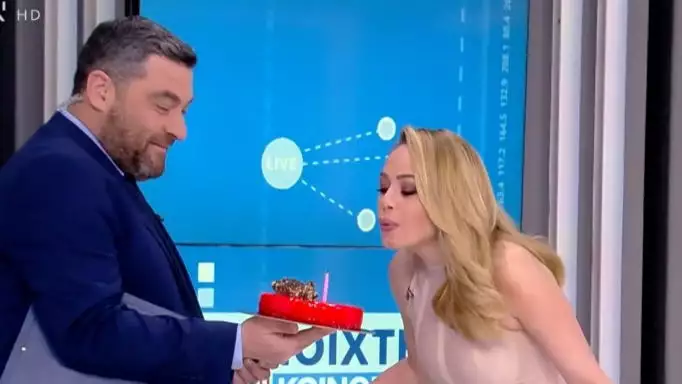 Μάνος Νιφλής: «Τα πόσα κλείνεις;» – Χρύσα Φώσκολου: «Δεν πάμε σε διαφημίσεις;»
