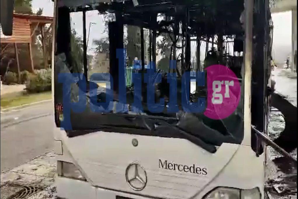 Θεσσαλονίκη: Λεωφορείο των ΚΤΕΛ παραδόθηκε στις φλόγες στα κοιμητήρια Ευόσμου (ΒΙΝΤΕΟ)