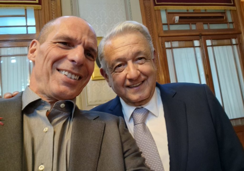 Βαρουφάκης και Ομπραδόρ συναντήθηκαν στο Μεξικό – Σύμπνοια για ίδρυση Νέου Κινήματος Αδεσμεύτων και την αποφυλάκιση του Ασάνζ