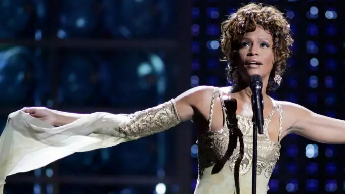 Whitney Houston: Καινούργιο τραγούδι 11 χρόνια μετά τον θάνατό της