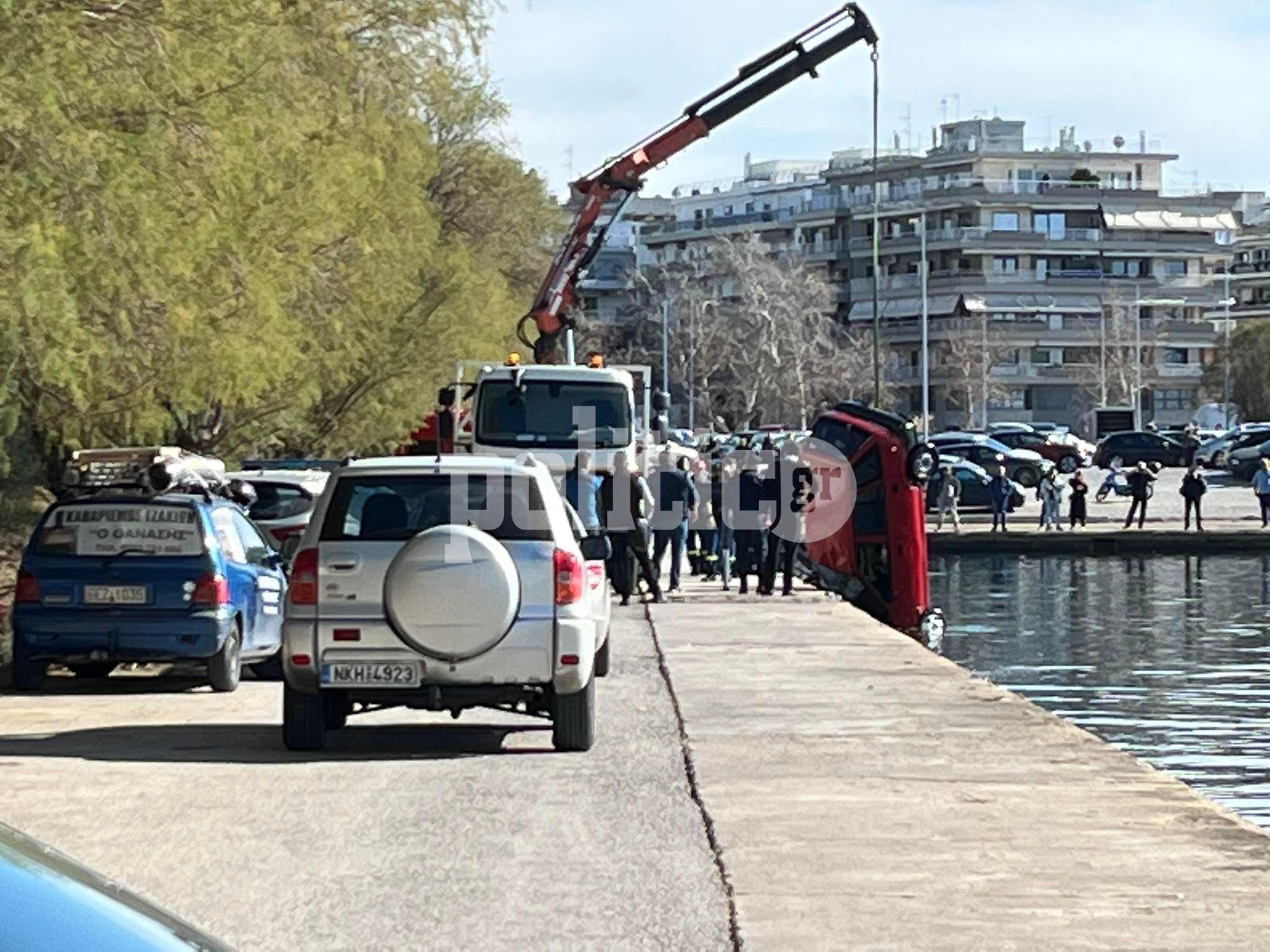 Θεσσαλονίκη: Νεκρός οδηγός που δέθηκε με χειροπέδες στο ΙΧ του και βούτηξε στον Θερμαϊκό (ΦΩΤΟ-ΒΙΝΤΕΟ)