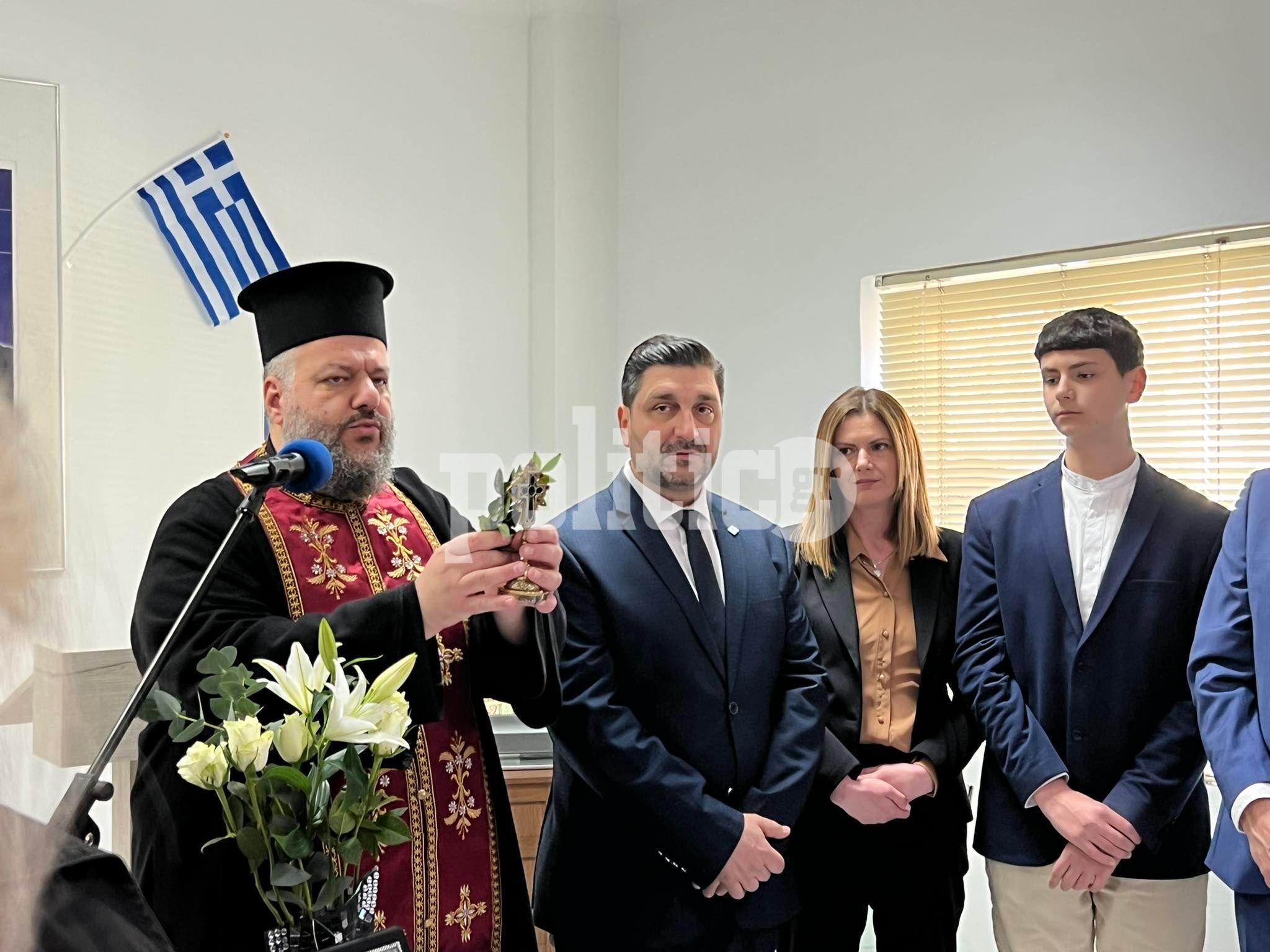 Ελληνική Λύση: Πλήθος κόσμου στα εγκαίνια του πολιτικού γραφείου του Γ. Κομνηνού (ΕΙΚΟΝΕΣ & ΒΙΝΤΕΟ)