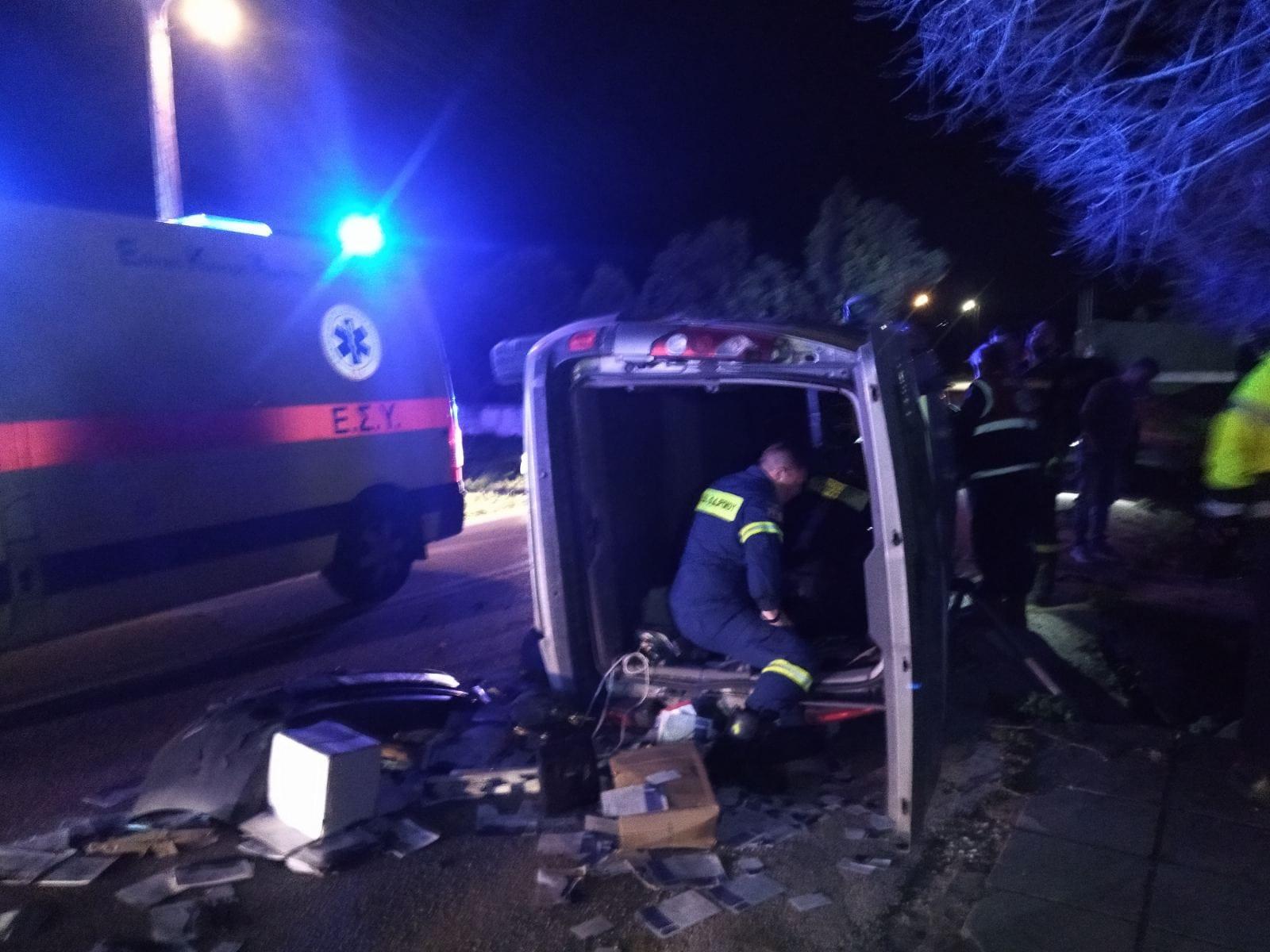 Θεσσαλονίκη: Τροχαίο με απεγκλωβισμό στον Δρυμό (ΦΩΤΟ)