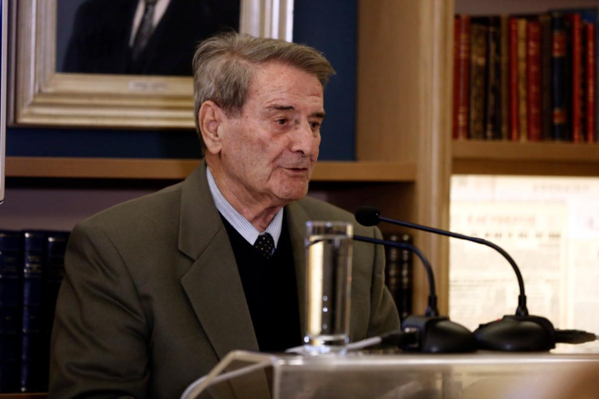 «Έφυγε» ο δημοσιογράφος Βασίλης Νικολόπουλος