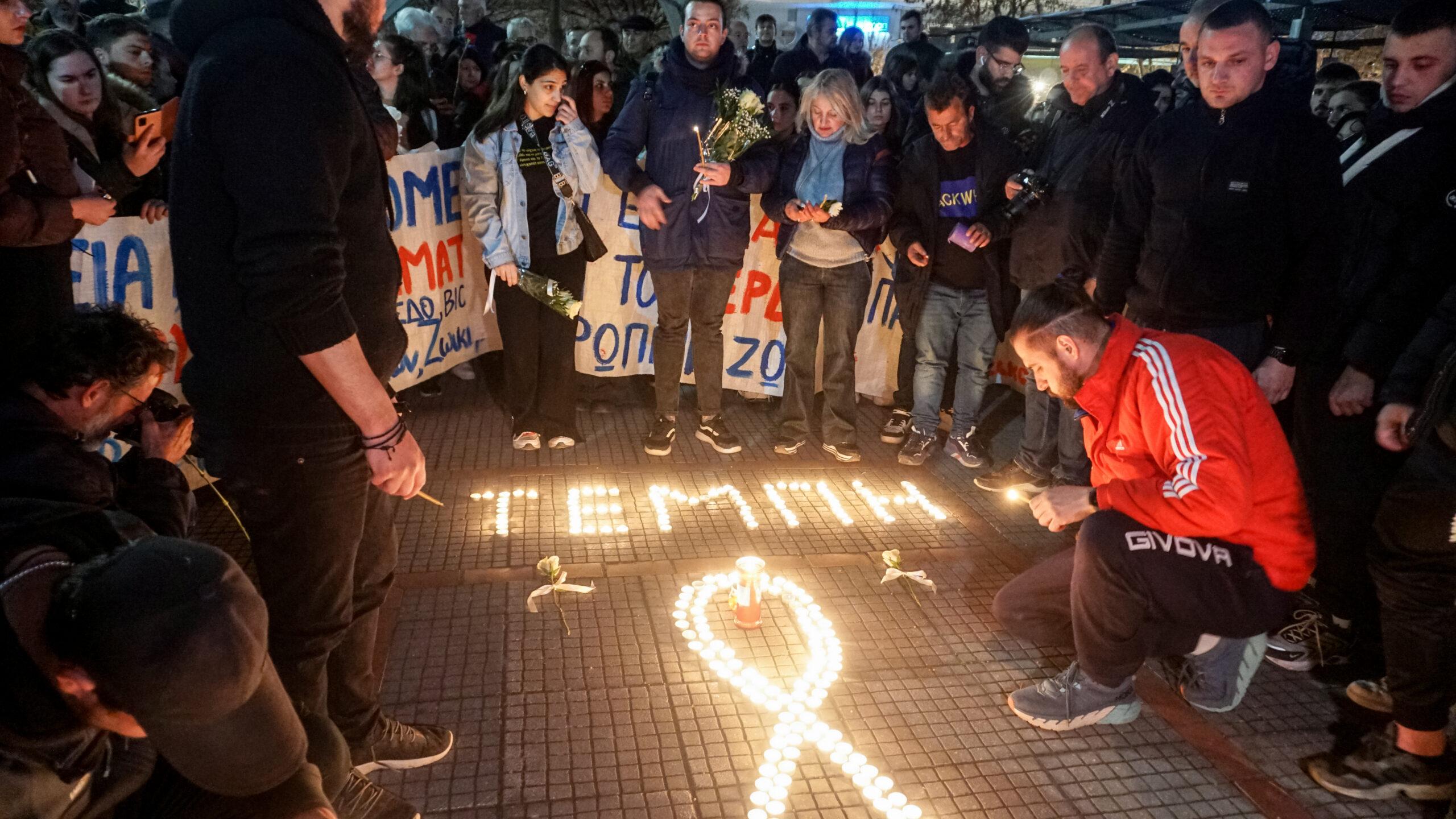 Τραγωδία στα Τέμπη: «Σκάστε, όλοι οι πολιτικοί! Σήμερα ουρλιάζουν οι μανάδες» – Συγκλονίζει θεία φοιτητή