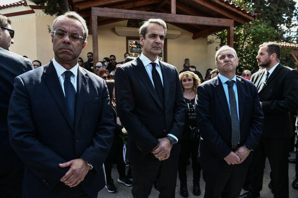 Τέμπη: Παρών στην κηδεία του μηχανοδηγού Σπύρου Βούλγαρη ο πρωθυπουργός – «Ήμουν προετοιμασμένη για τα χειρότερα» είπε η μητέρα του