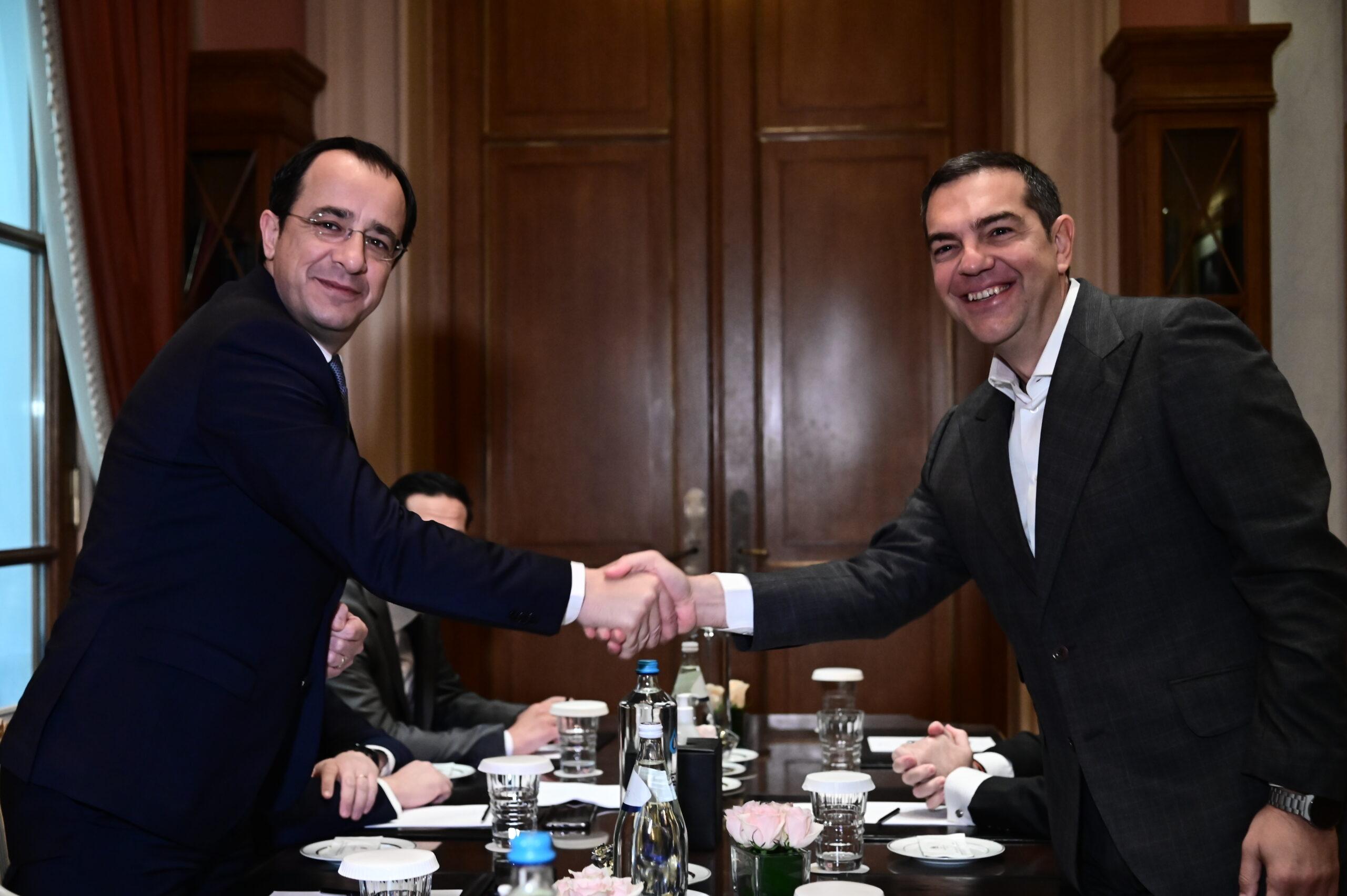 Τσίπρας: «Να κάνουμε τα πάντα για να βγει στο φως όλη η αλήθεια για τα Τέμπη»