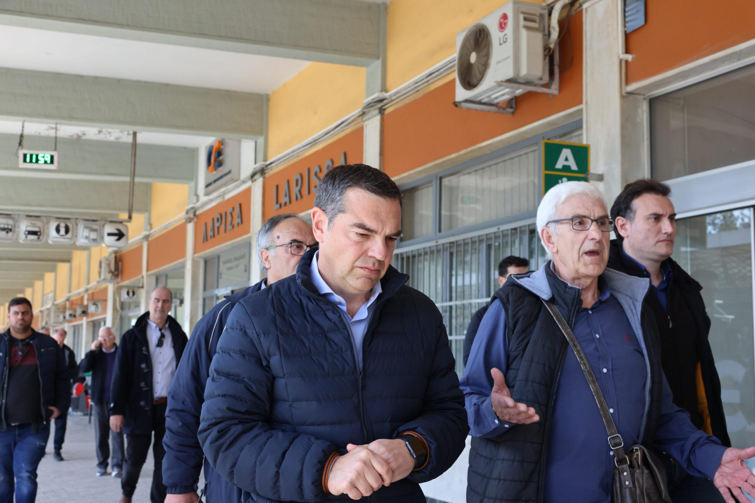 ΝΔ: «Ο κ. Τσίπρας προσπαθεί να χτίσει fake news πάνω στην τραγωδία των Τεμπών»