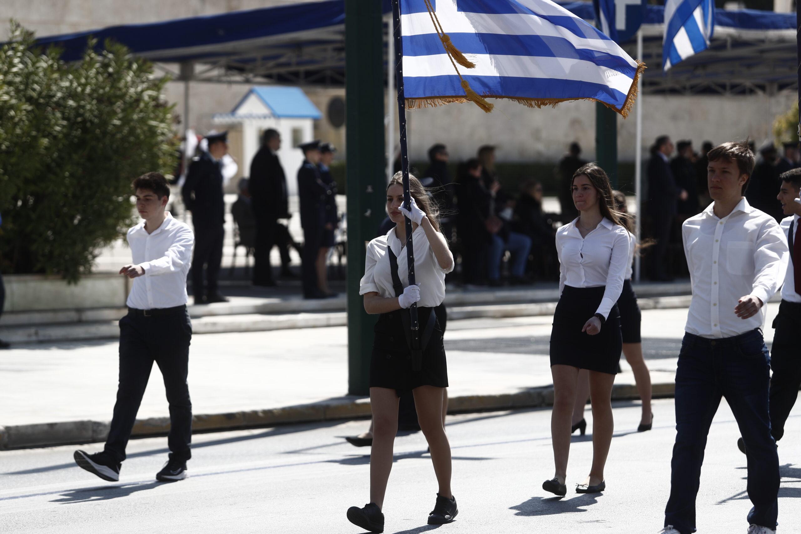 Αττική: Παρέλαση 25ης Μαρτίου – Γέμισε νιάτα το κέντρο (ΒΙΝΤΕΟ – ΦΩΤΟ)