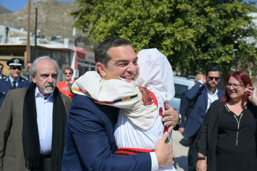 Ο διάλογος του Αλέξη Τσίπρα με μαθητή της Τήλου για την παρακμή της χώρας