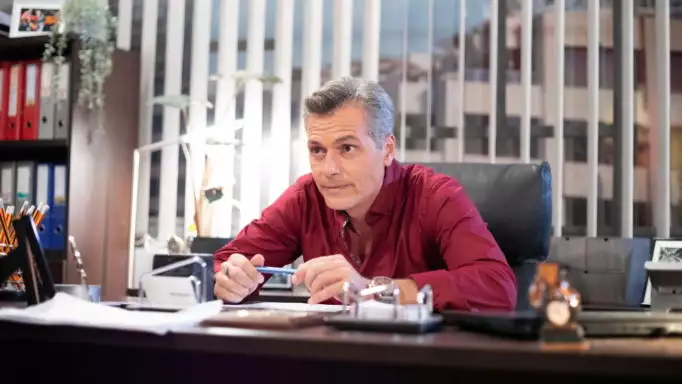 Δική μας οικογένεια: Ο Δημήτρης ψάχνει ποιος μπορεί να είναι ο άγνωστος δανειστής
