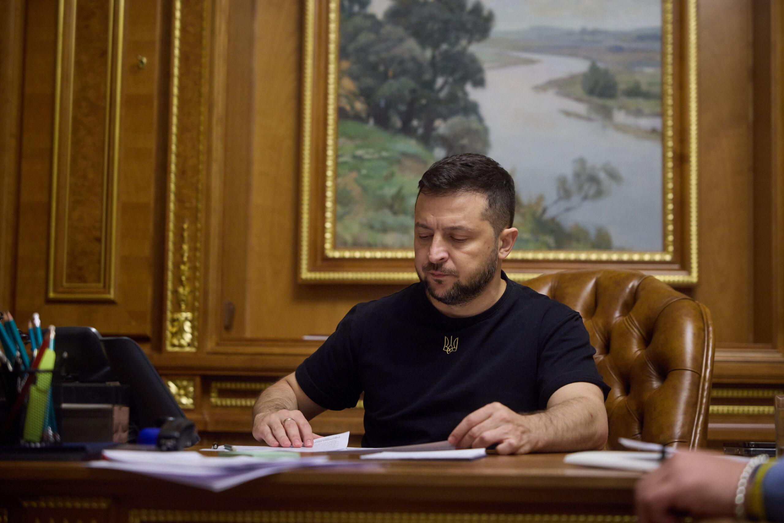 Πρόσκληση Ζελένσκι προς τον Κινέζο πρόεδρο να επισκεφθεί την Ουκρανία