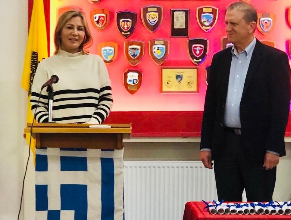 Η Ζ. Μακρή απένειμε αριστεία σε παιδιά των Αποστράτων Αξιωματικών Αεροπορίας