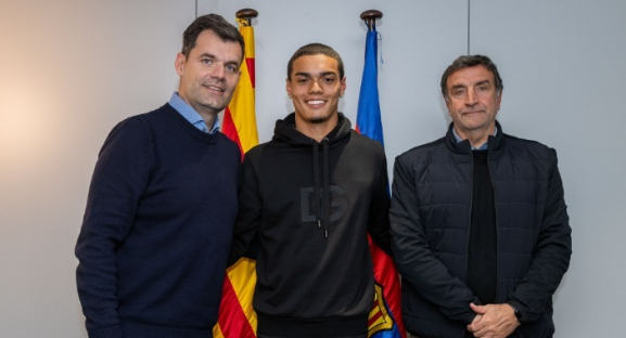 Μπαρτσελόνα: Υπέγραψε ο Ζοάο Μέντες, γιος του Ροναλντίνιο