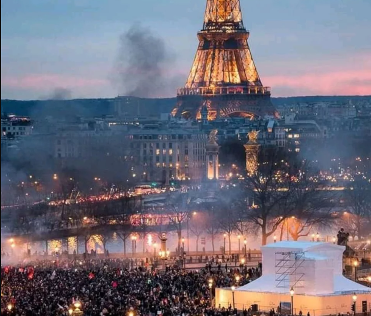 «Αδυναμία», «αποτυχία», «υποκρισία» – Αντιμέτωπος με δυο προτάσεις μομφής ο Μακρόν για το συνταξιοδοτικό