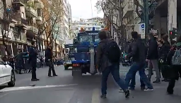 Εισαγγελική έρευνα για τον γερανό της Αστυνομίας που έκανε «τρελή» πορεία στην Ακαδημίας