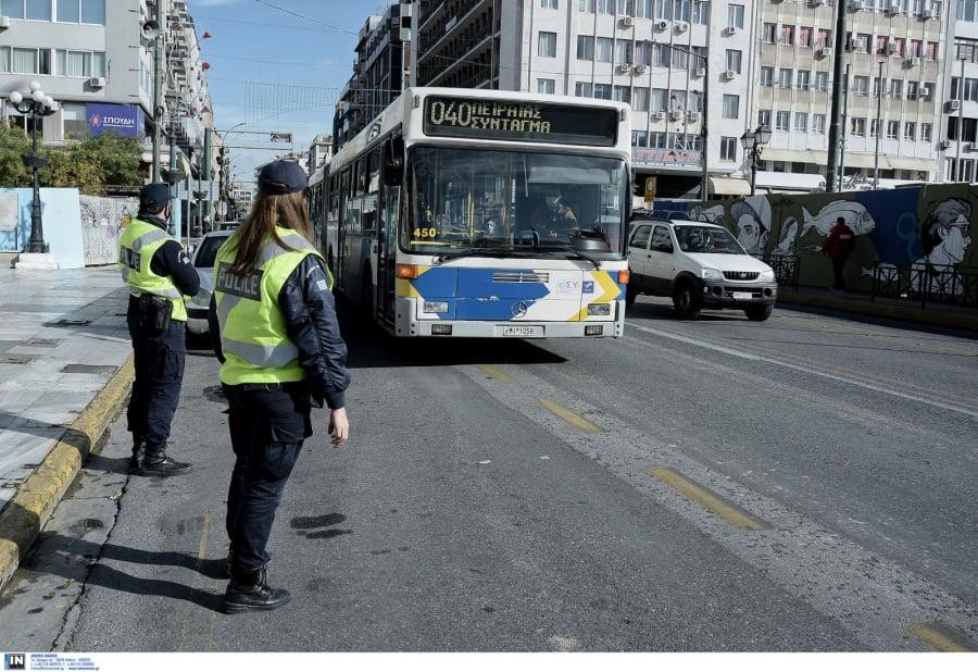 ΟΑΣΑ – Λεωφορείο 040: Γκρεμίστηκε η οροφή, «αν υπήρχαν όρθιοι θα τους είχε πάρει το κεφάλι»