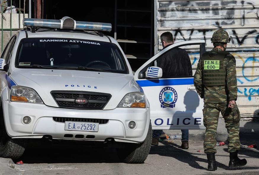 Μετέφερε παράνομα μετανάστες κρυμμένους σε κρύπτη