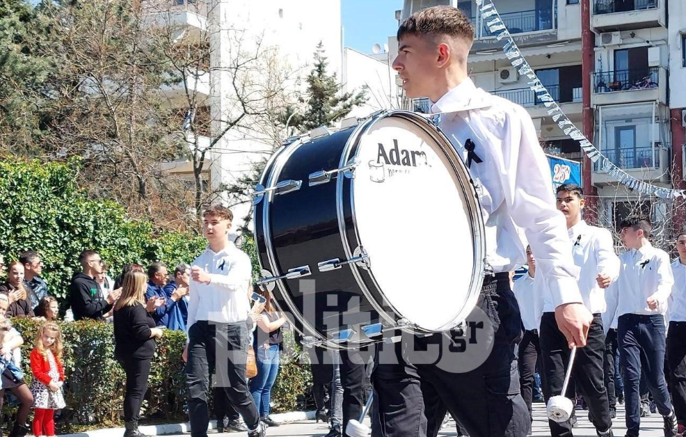 25η Μαρτίου: Η μαθητική παρέλαση στον δήμο Κορδελιού Ευόσμου σε εικόνες