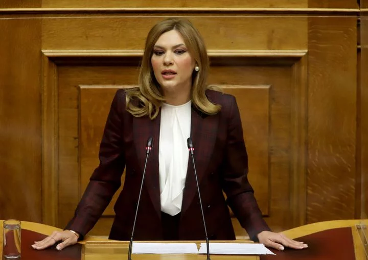 Οργισμένη η βουλευτής της ΝΔ Στέλλα Μπίζιου: «Επιχειρούν να με συνδέσουν με την υπόθεση του σταθμάρχη»
