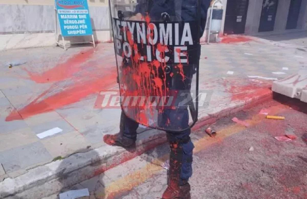 Πάτρα: Επεισόδια στην πορεία για την τραγωδία στα Τέμπη (ΕΙΚΟΝΕΣ & ΒΙΝΤΕΟ)