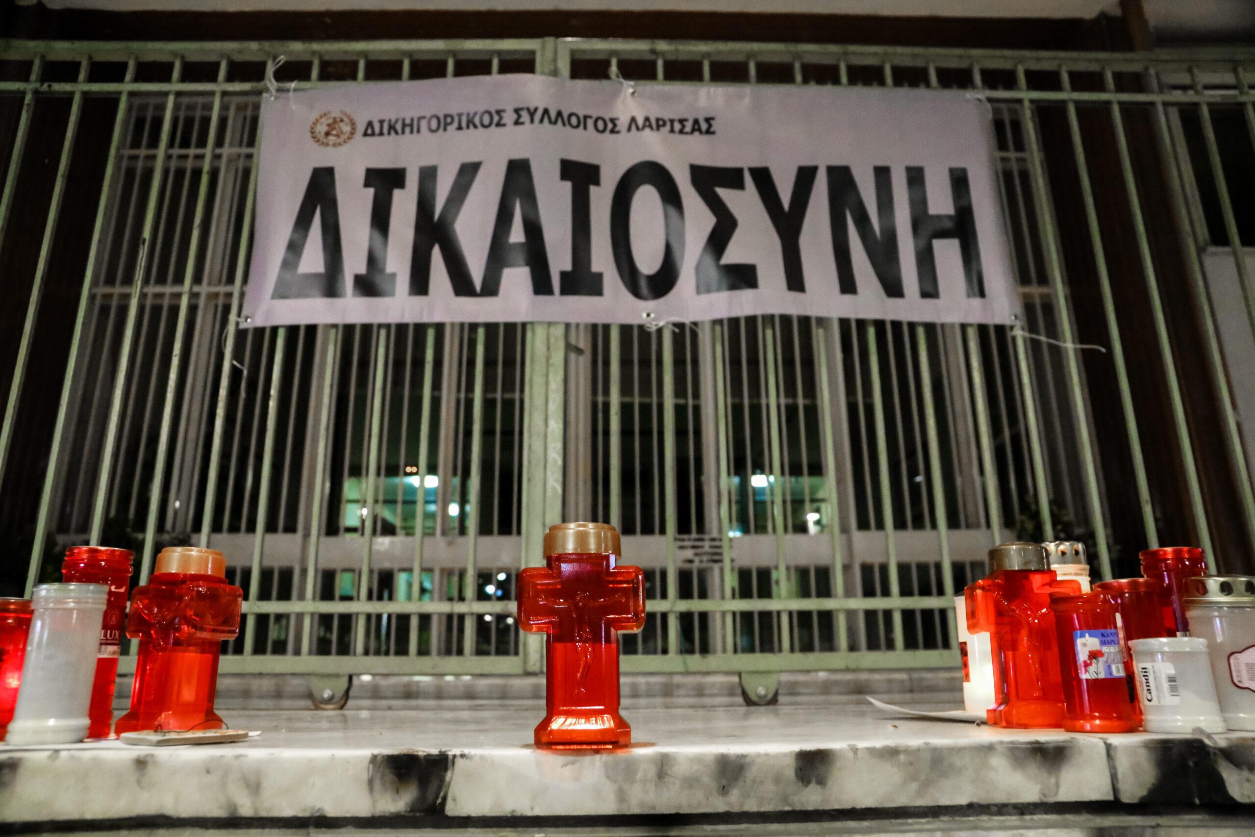 Τέμπη – Ξεσπά ο πατέρας θύματος για την αποζημίωση: «Κοστολόγησαν τα νεκρά παιδιά μας; Λεφτά δολοφόνων» (ΒΙΝΤΕΟ)