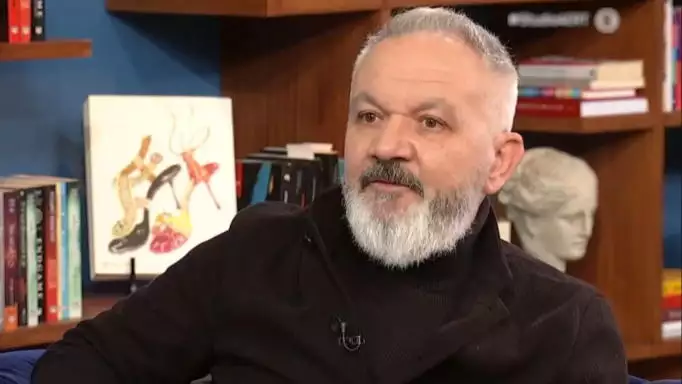 Χρήστος Θηβαίος: «Ήταν γιορτή να τρώμε με το ίδιο κουτάλι ένα ρυζόγαλο ή ένα γιαούρτι»