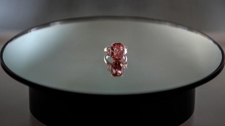 ΗΠΑ: Σπάνιο ροζ διαμάντι θα δημοπρατηθεί στη Νέα Υόρκη