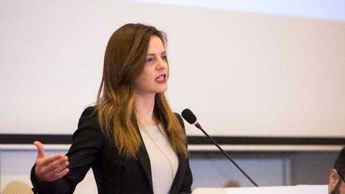 Έ. Αχτσιόγλου: Η κυβέρνηση δεν αναλαμβάνει καμία συγκεκριμένη ευθύνη για τα Τέμπη