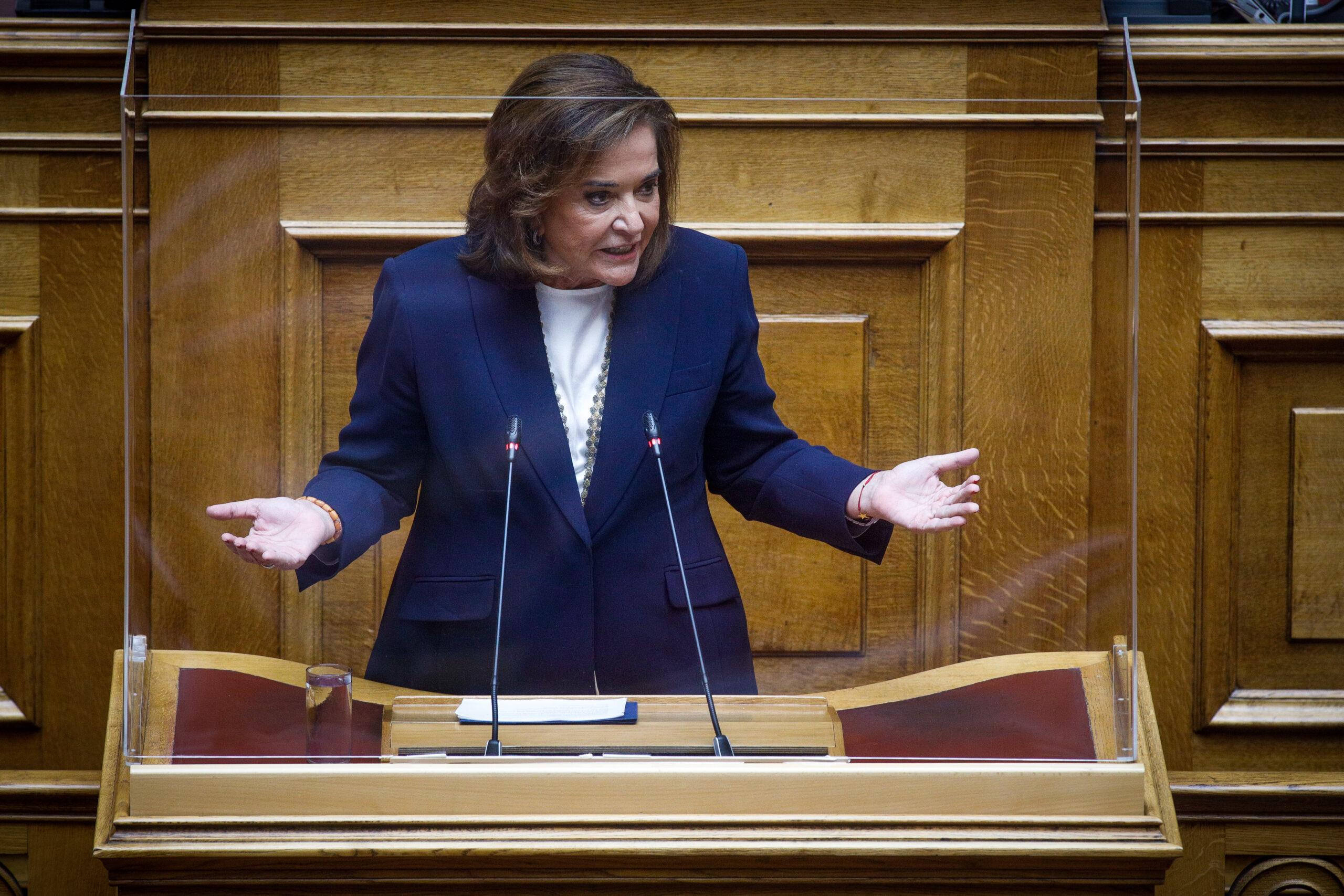 Ντ. Μπακογιάννη: «Ο Ανδρουλάκης θέλει πρωθυπουργό kinder έκπληξη»