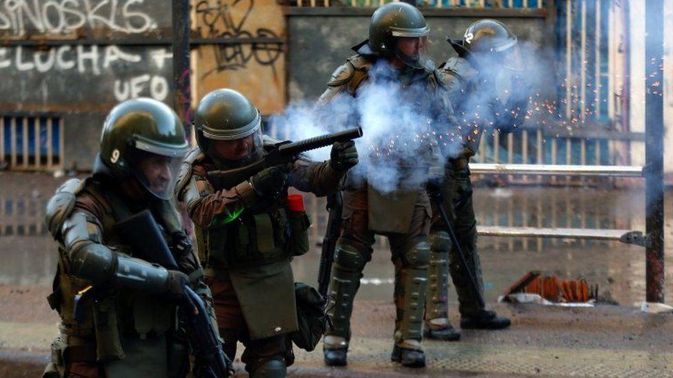 Χιλή: Πέρασε ο «νόμος της εύκολης σκανδάλης» για τους αστυνομικούς