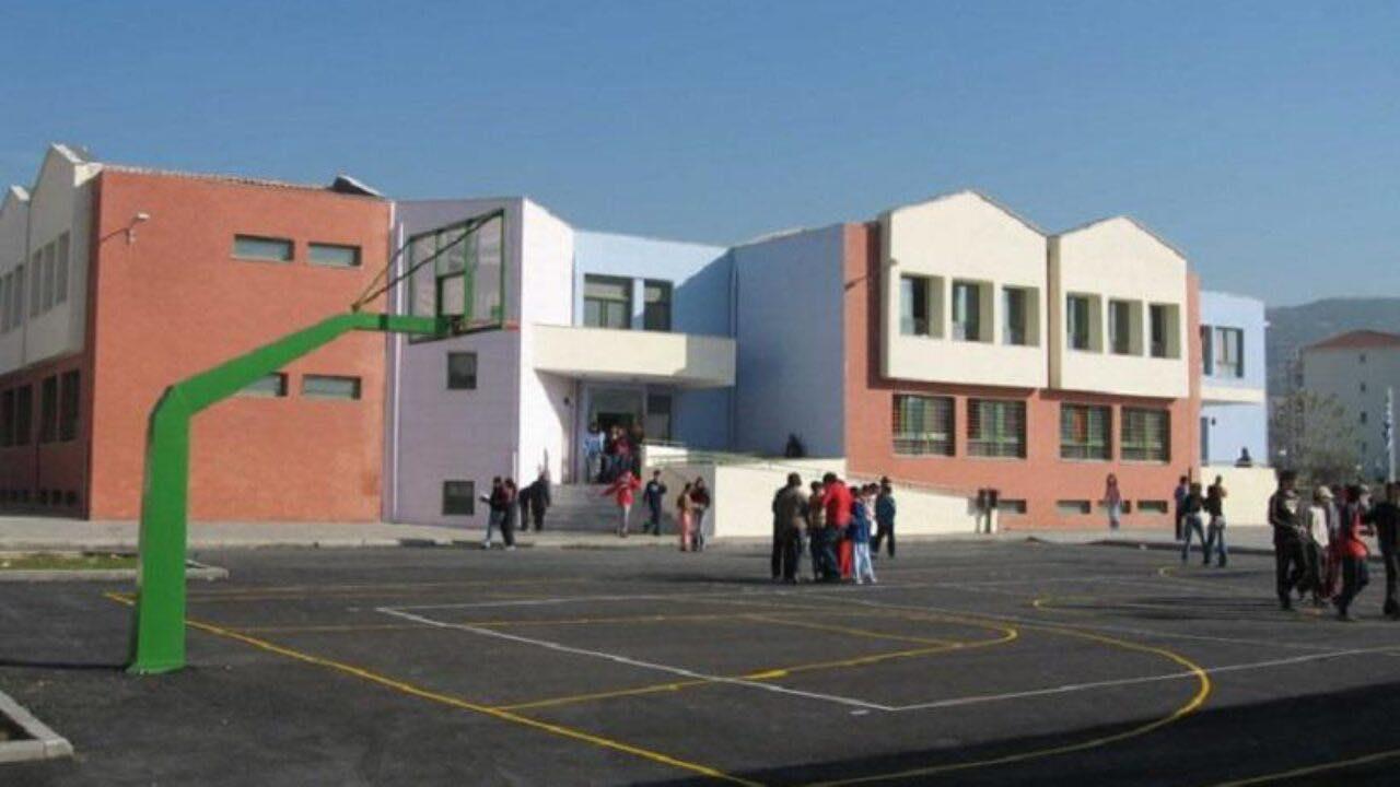 Ευκαρπία: Φωτιά στο πρώτο γυμνάσιο – Άμεση Εκκένωση των τάξεων