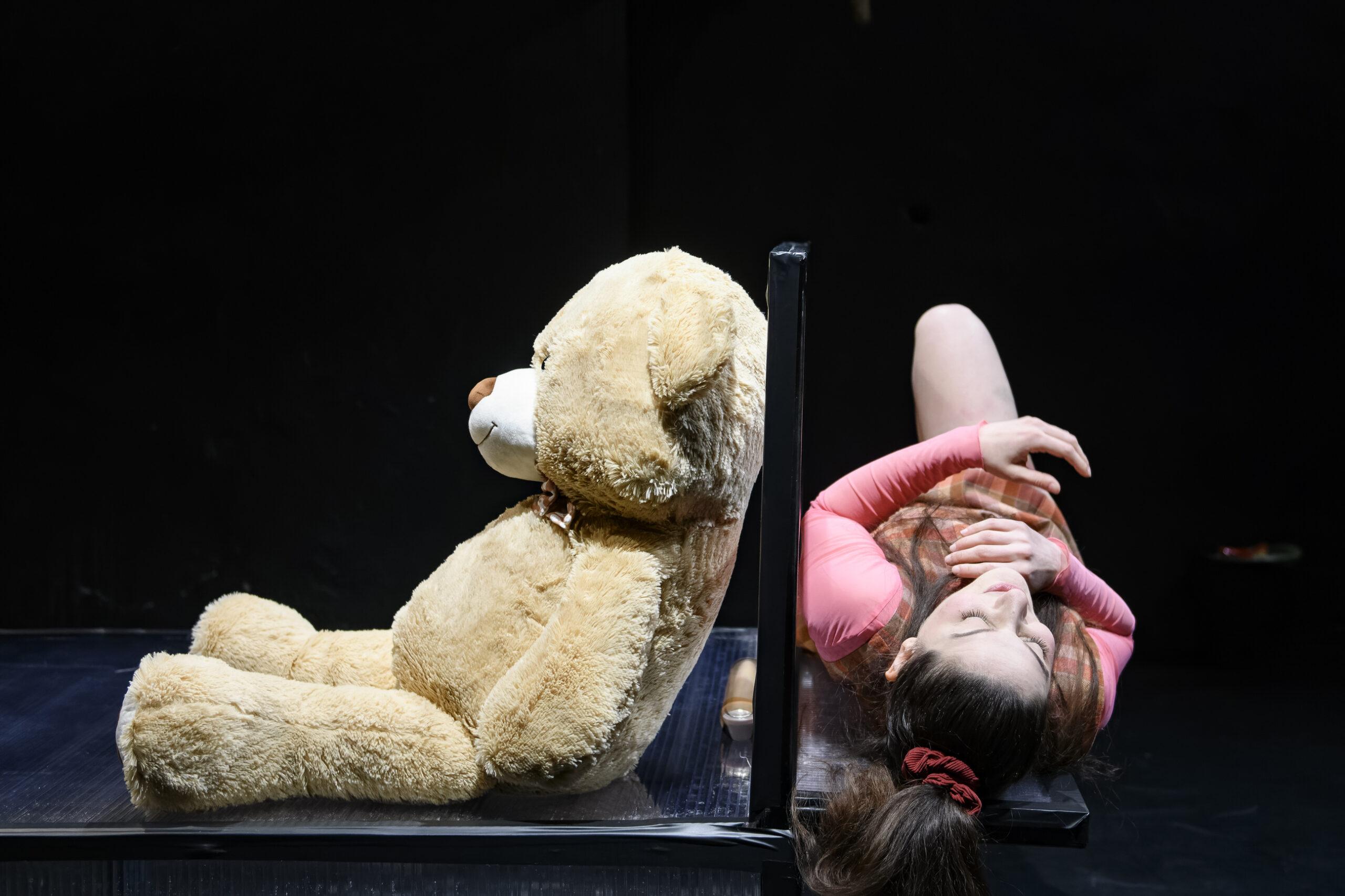 Dark Vanilla Jungle: Για δύο παραστάσεις στη Θεσσαλονίκη – Δείτε πότε