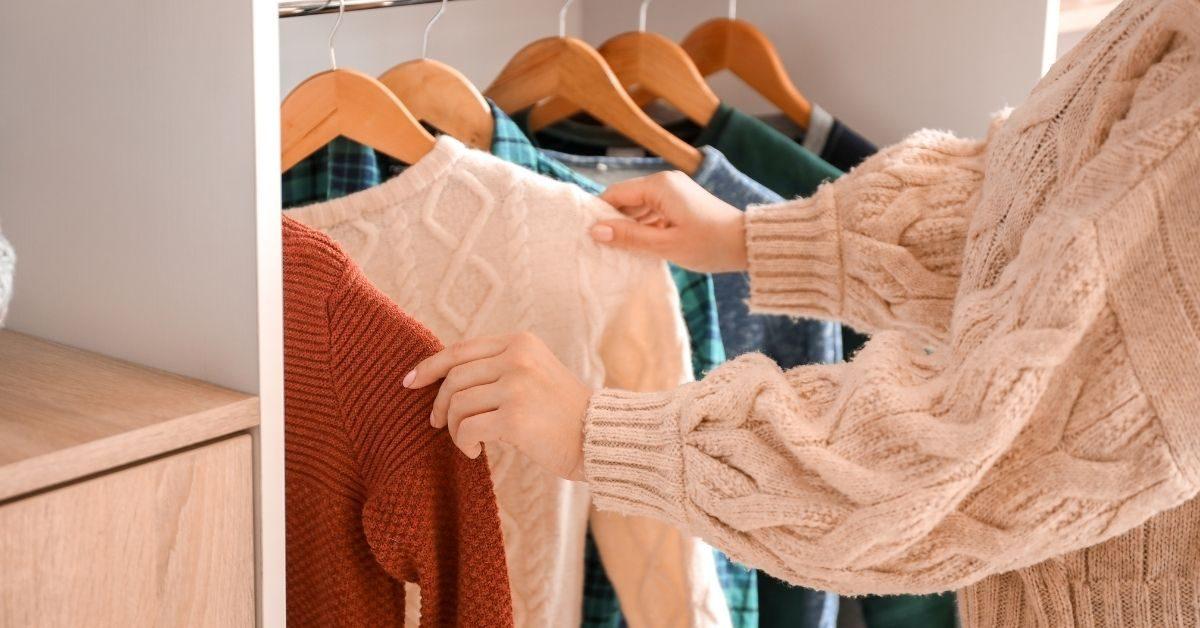 Ώρα για αλλαγή ρούχων: Τι κρατάς και τι μαζεύεις