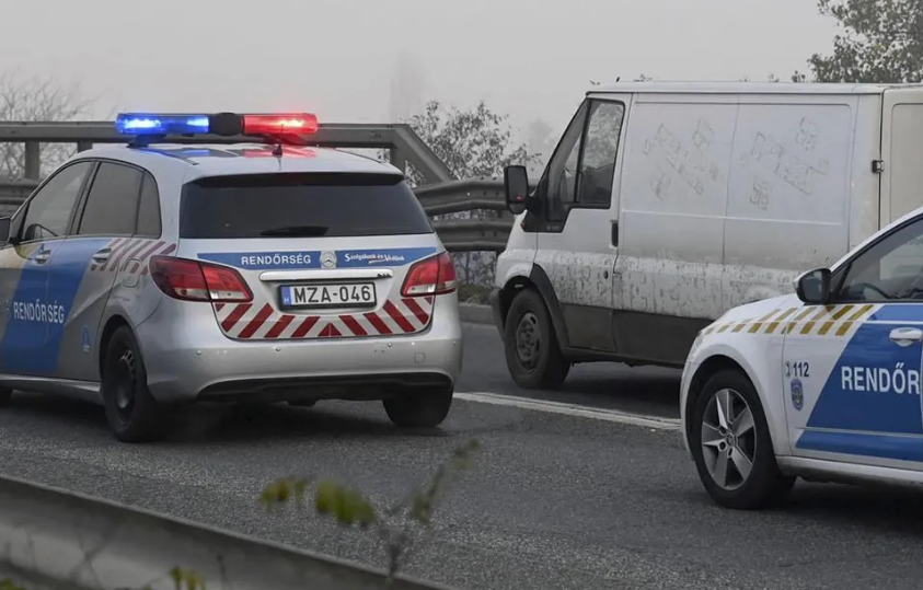 Ουγγαρία: 17 μετανάστες στοιβαγμένοι εντοπίστηκαν σε φορτηγό