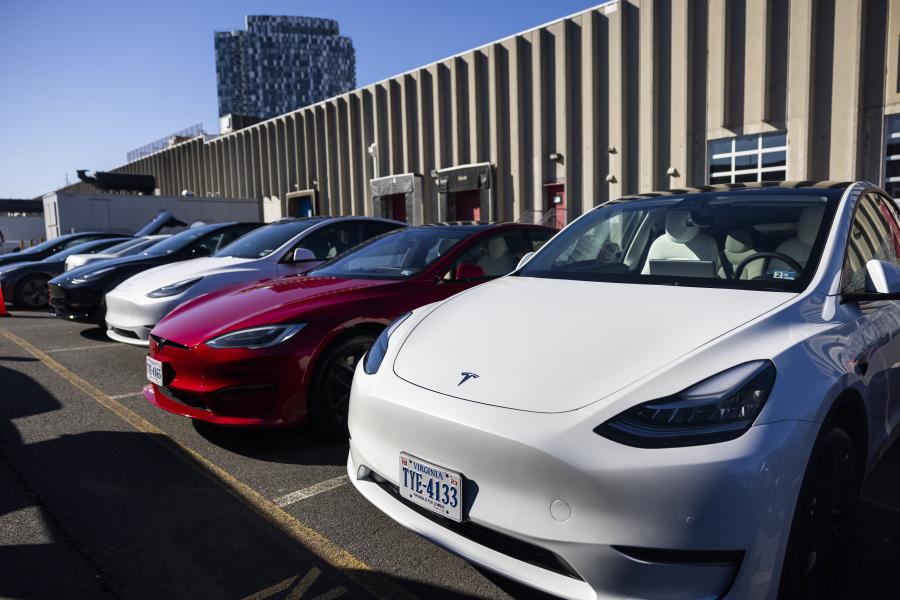 Κρυφή βιντεοσκόπηση των οδηγών Tesla
