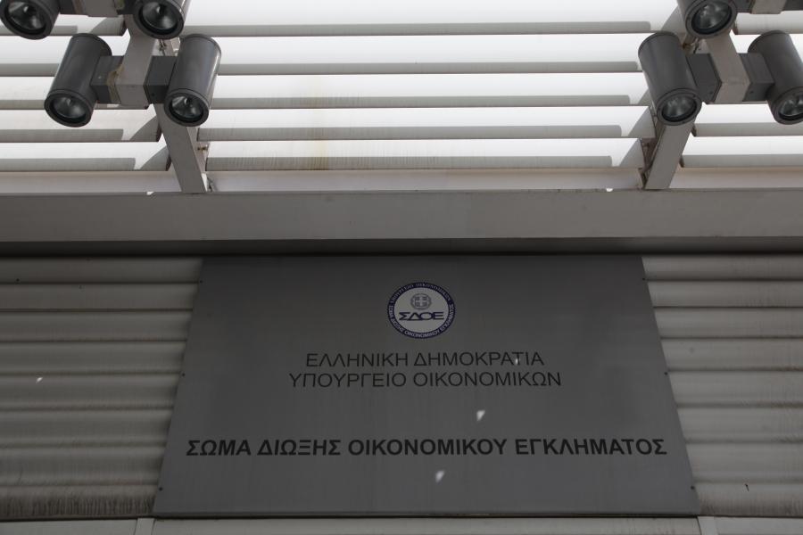 ΣΔΟΕ: Μπλόκο σε μπόμπα ουίσκι, κατάσχεσε χιλιάδες φιάλες