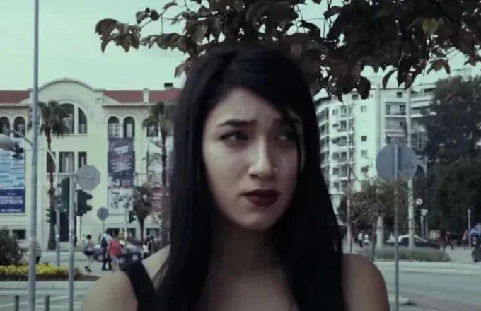 Τέμπη: Συγκινεί ο πατέρας της Ανυσίας – «Οι δύο αντιπλοίαρχοι την έσωσαν»