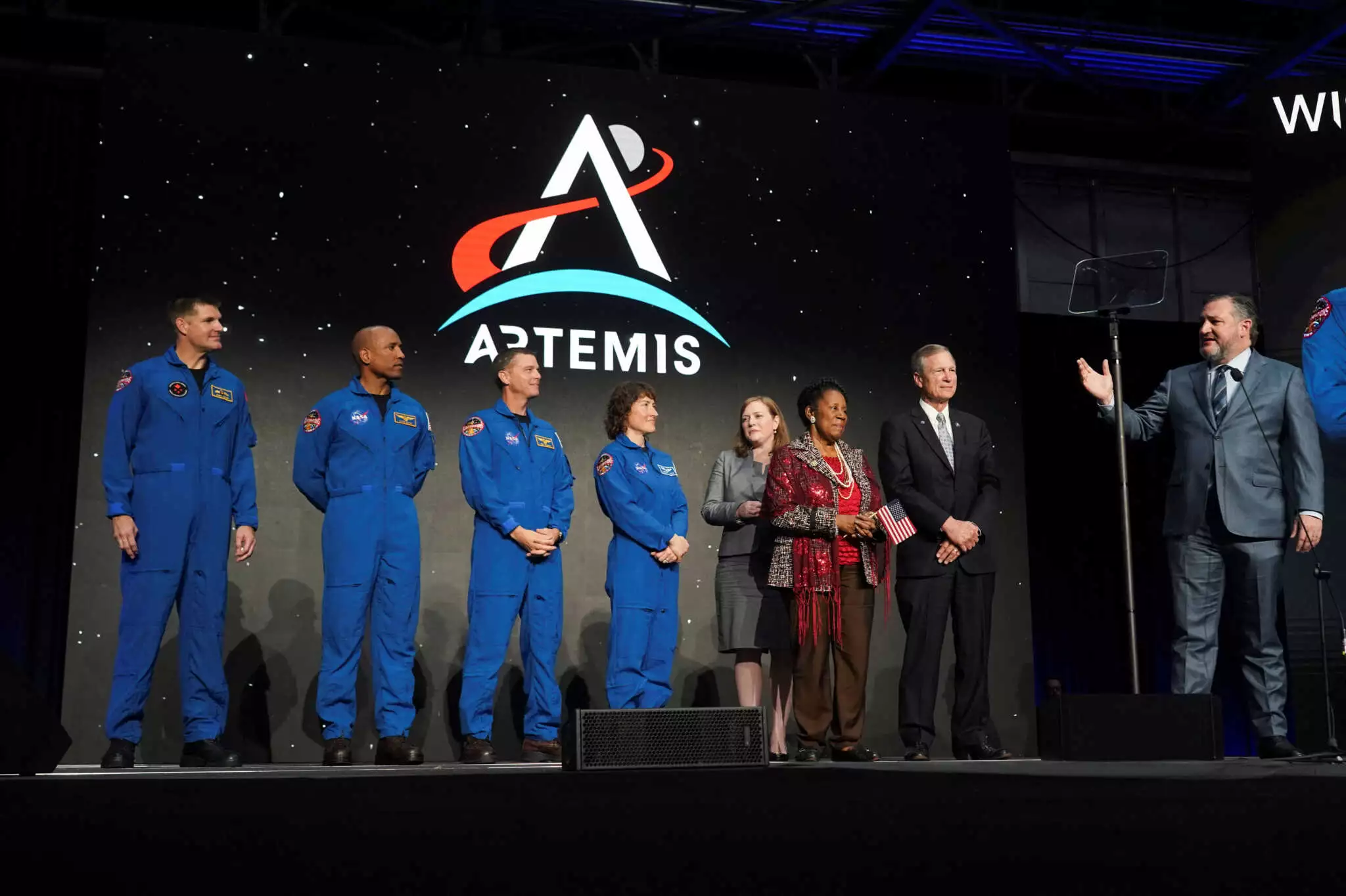 NASA: Για πρώτη φορά γυναίκα και Αφροαμερικανός συμμετέχουν σε αποστολή στο φεγγάρι (BINTEO)