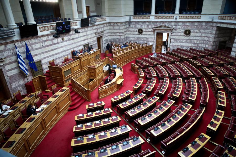 Βουλή: Κατατέθηκε η τροπολογία που αφορά στον έλεγχο των προϋποθέσεων για την κατάρτιση συνδυασμών