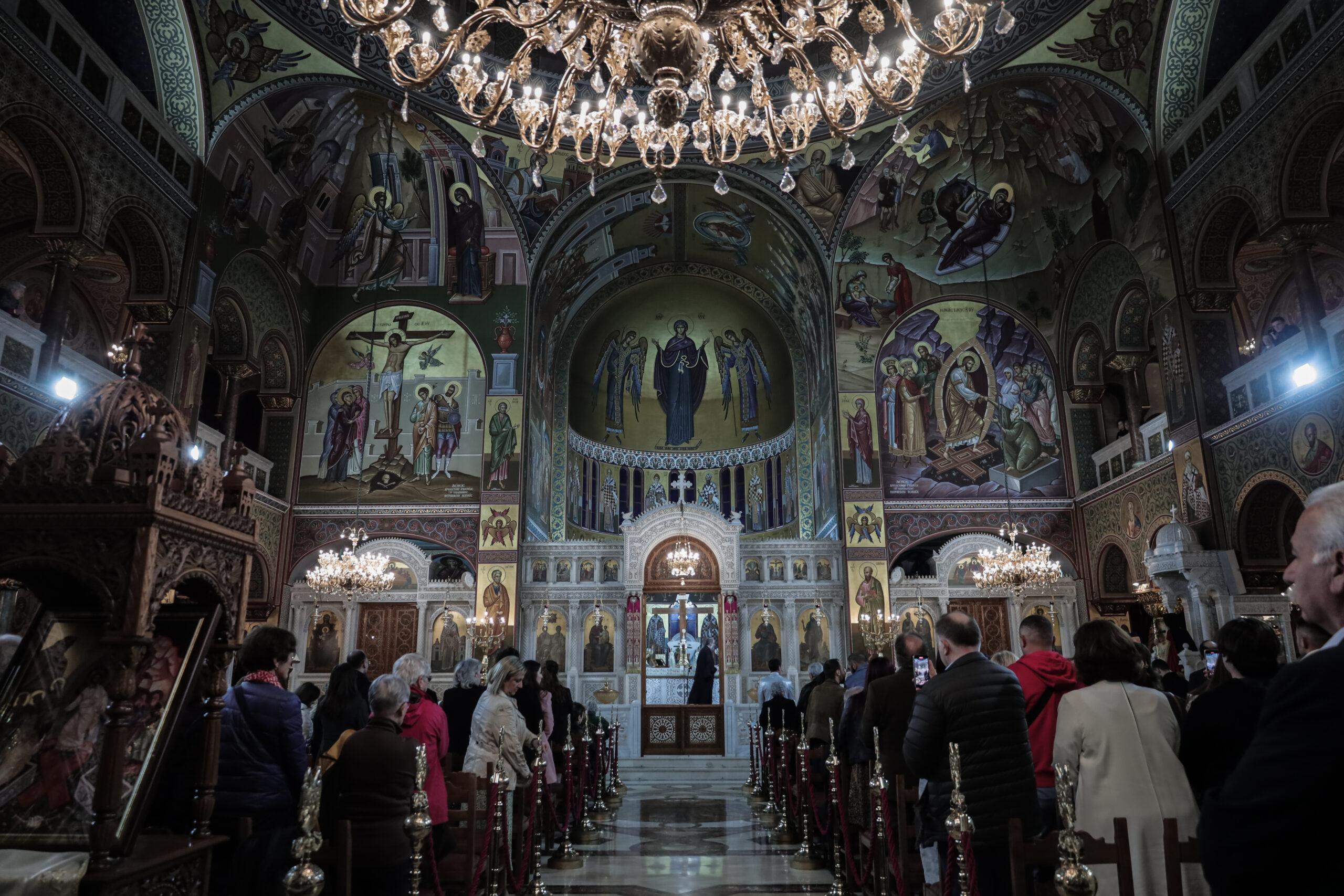 Κυριακή της Σταυροπροσκυνήσεως: Γιατί ονομάζεται έτσι η σημερινή μέρα