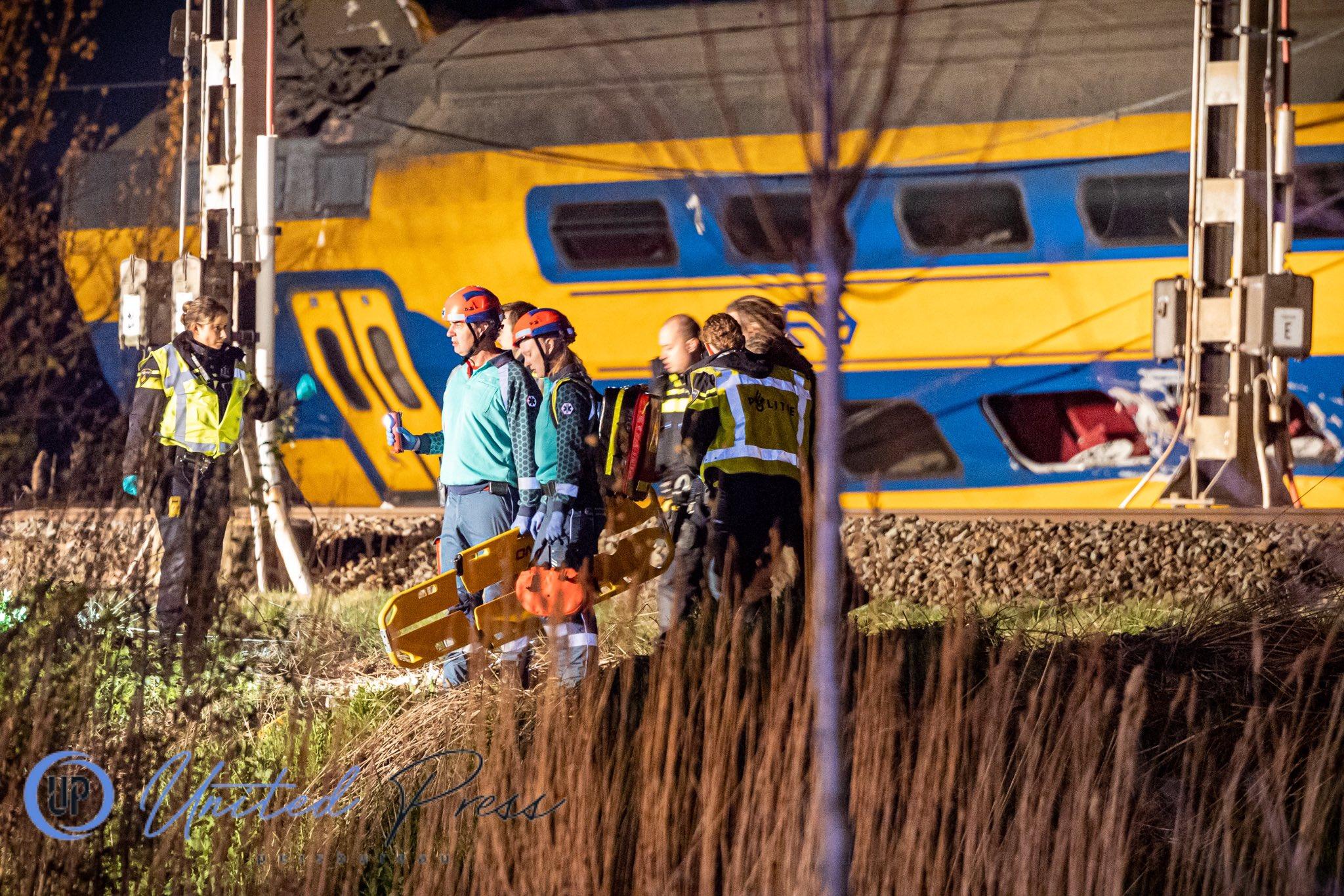 Ολλανδία: Τουλάχιστον ένας νεκρός, 30 τραυματίες από εκτροχιασμό τρένου